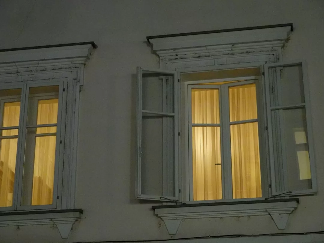 Photo by Dario Morandotti on Unsplash https://unsplash.com/@madmartigand